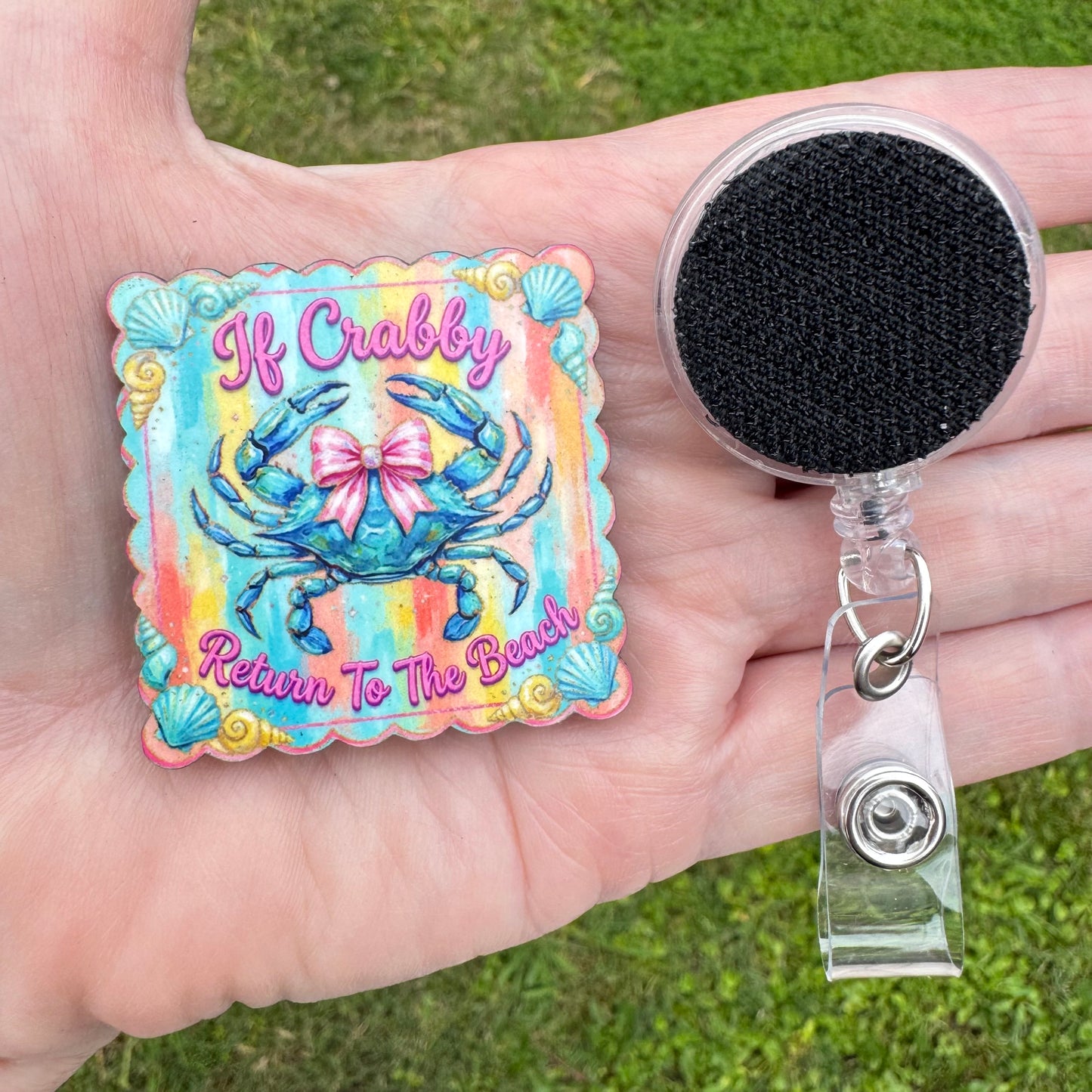 Crabby Beach Interchangeable Badge Button with Reel Option