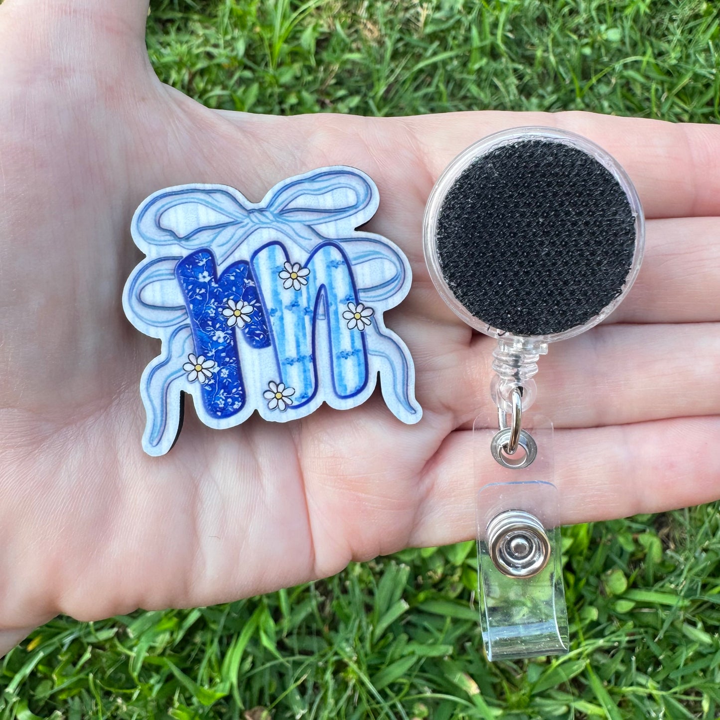 RN Chinoiserie Bow Retractable Interchangeable Badge Reel